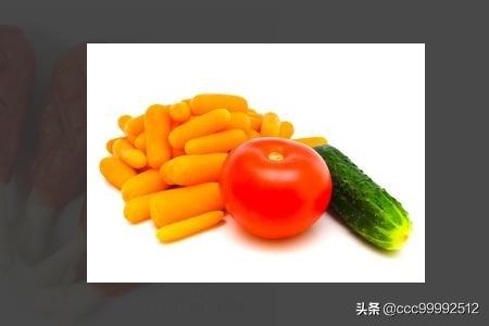 博美犬吃什么对身体好（博美犬都吃什么）